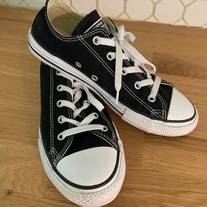 Converse Low Tops (kids)